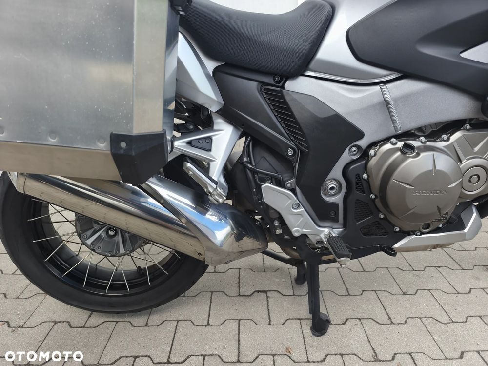Honda VFR - 23