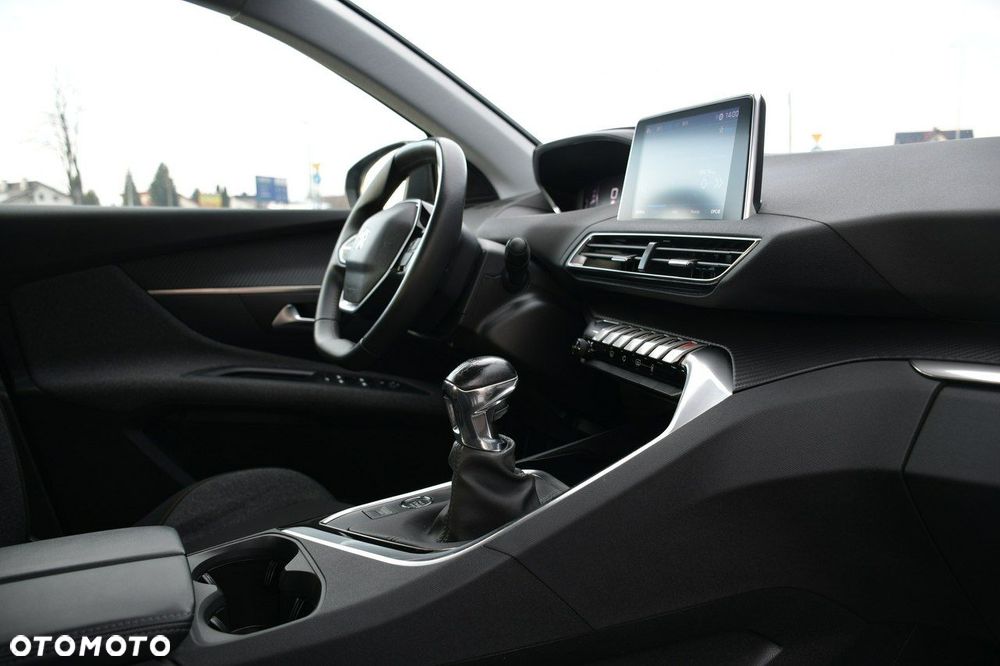 Peugeot 3008 1.2 PureTech Active Pack S&S - 17