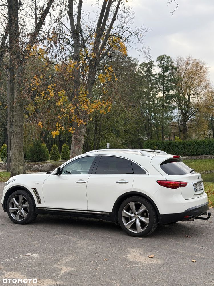 Infiniti FX - 10