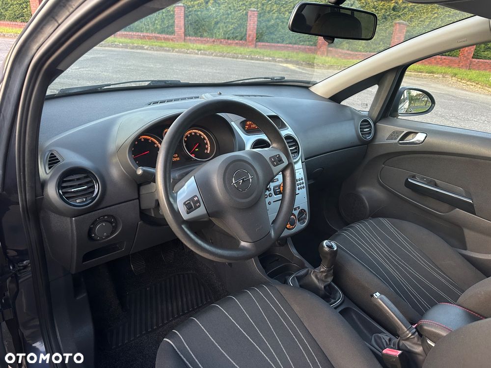 Opel Corsa 1.0 12V Cosmo - 17