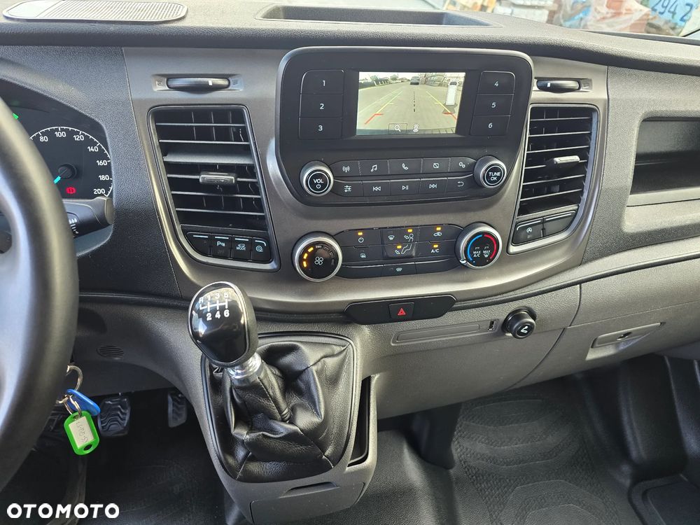 Ford Transit Custom 3 osobowy - 23