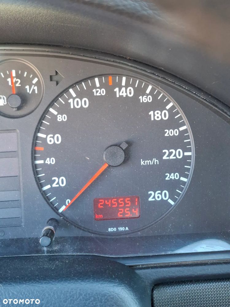 Audi A4 Avant 1.8 - 13