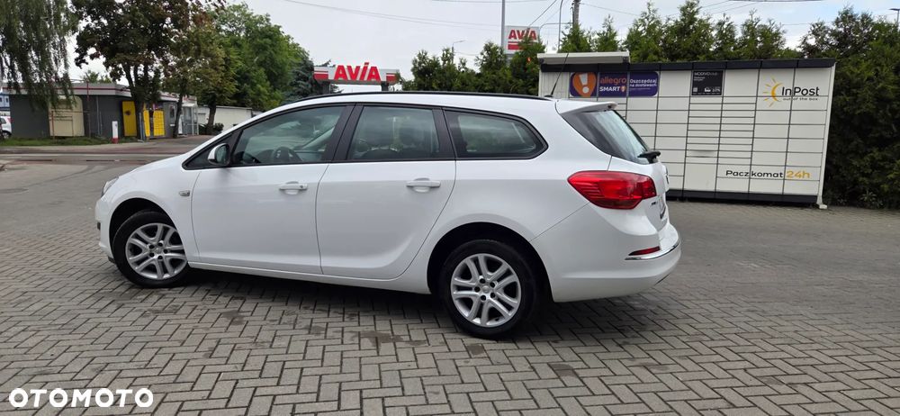 Opel Astra 1.6 Color Edition - 11