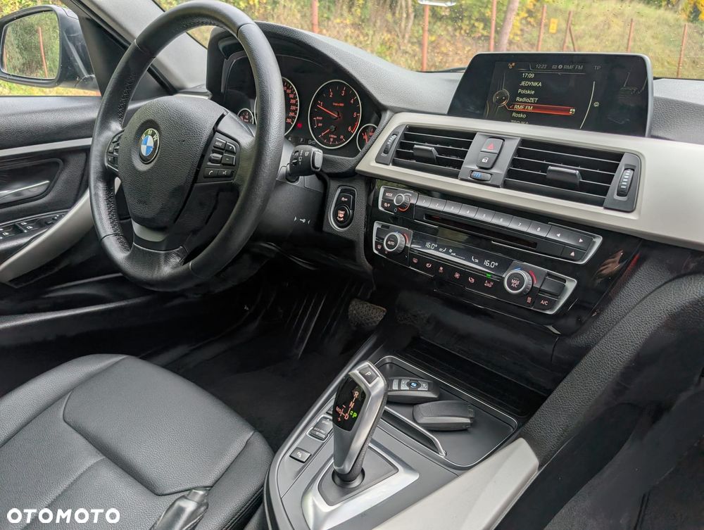 BMW Seria 3 318d Touring Luxury Line - 8