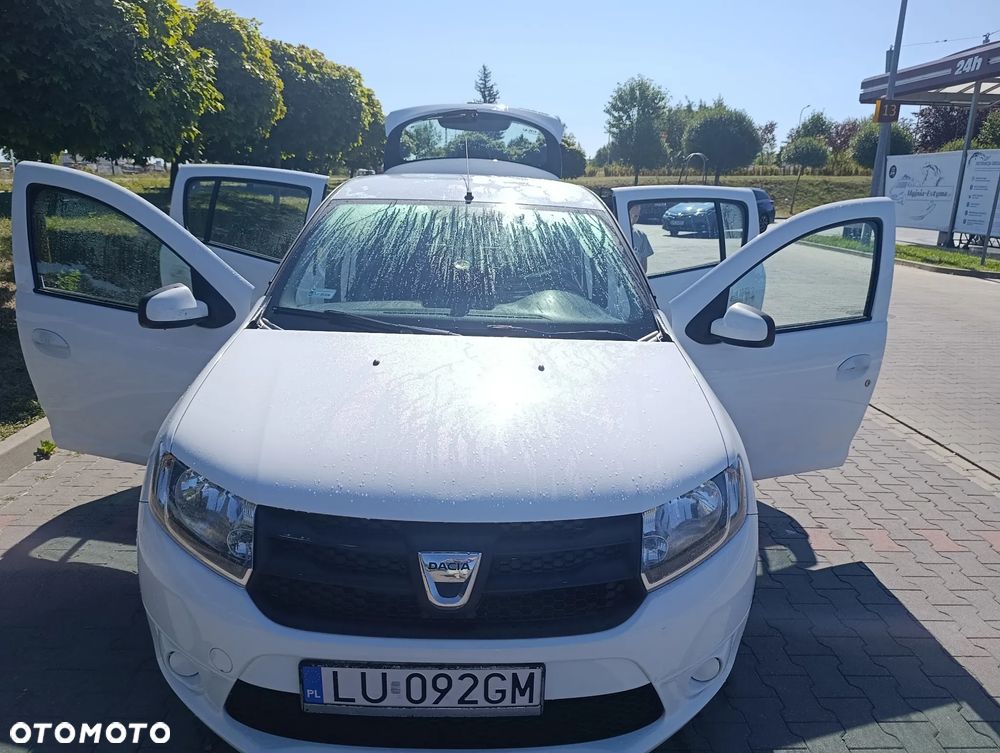 Dacia Sandero 1.2 16V Access EU6 - 1