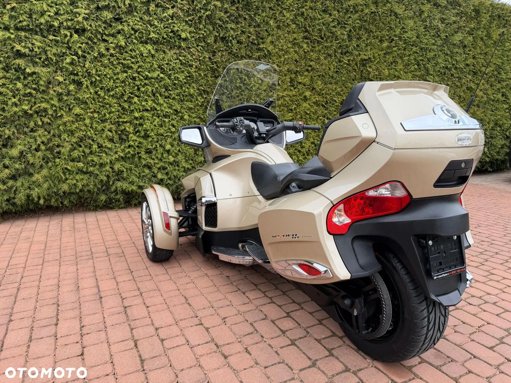 Can-Am Spyder - 6