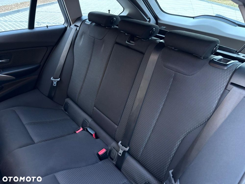 BMW Seria 3 318d - 28