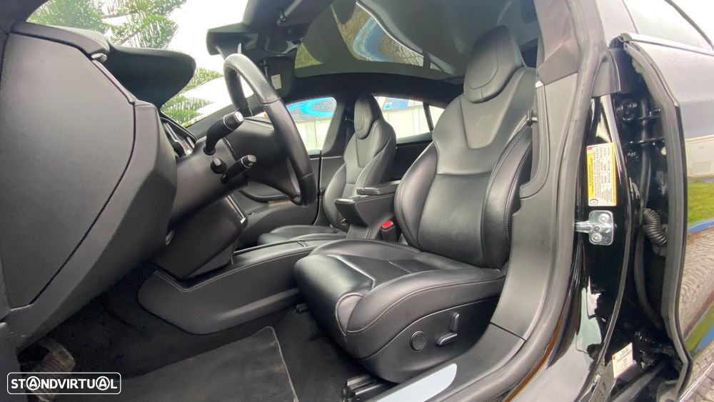 Tesla Model S 75D - 21