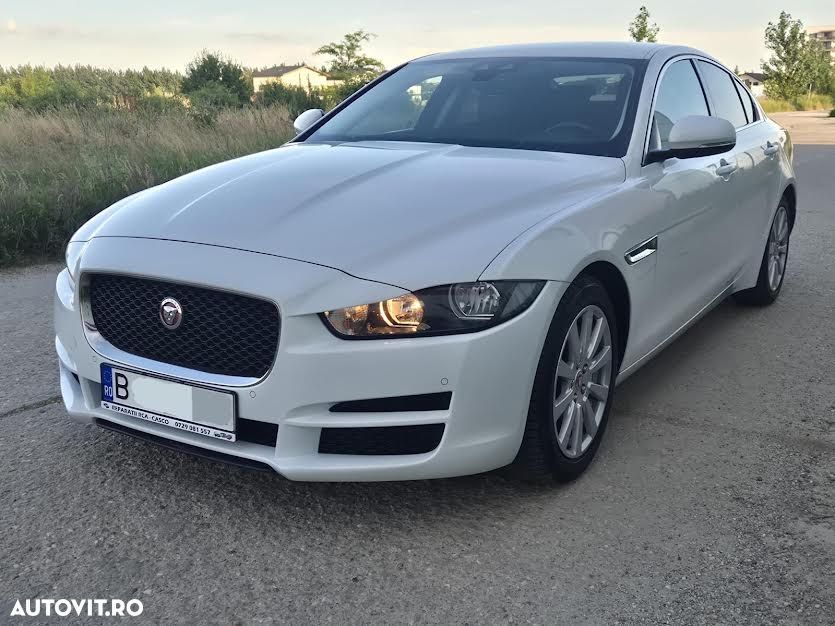 Jaguar XE 2.0 AWD Prestige - 1