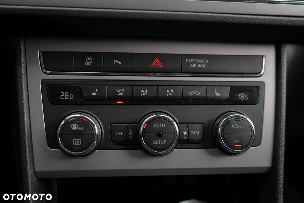 Seat Leon 2.0 TDI DPF DSG Xcellence - 23