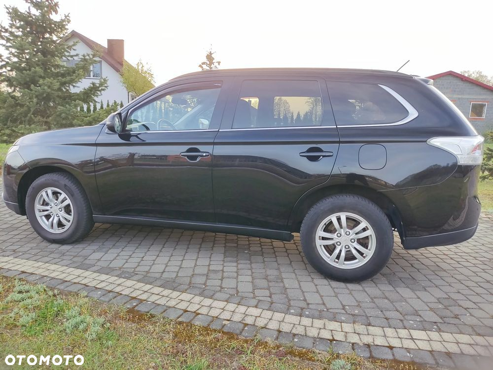 Mitsubishi Outlander 2.0 2WD Invite - 3