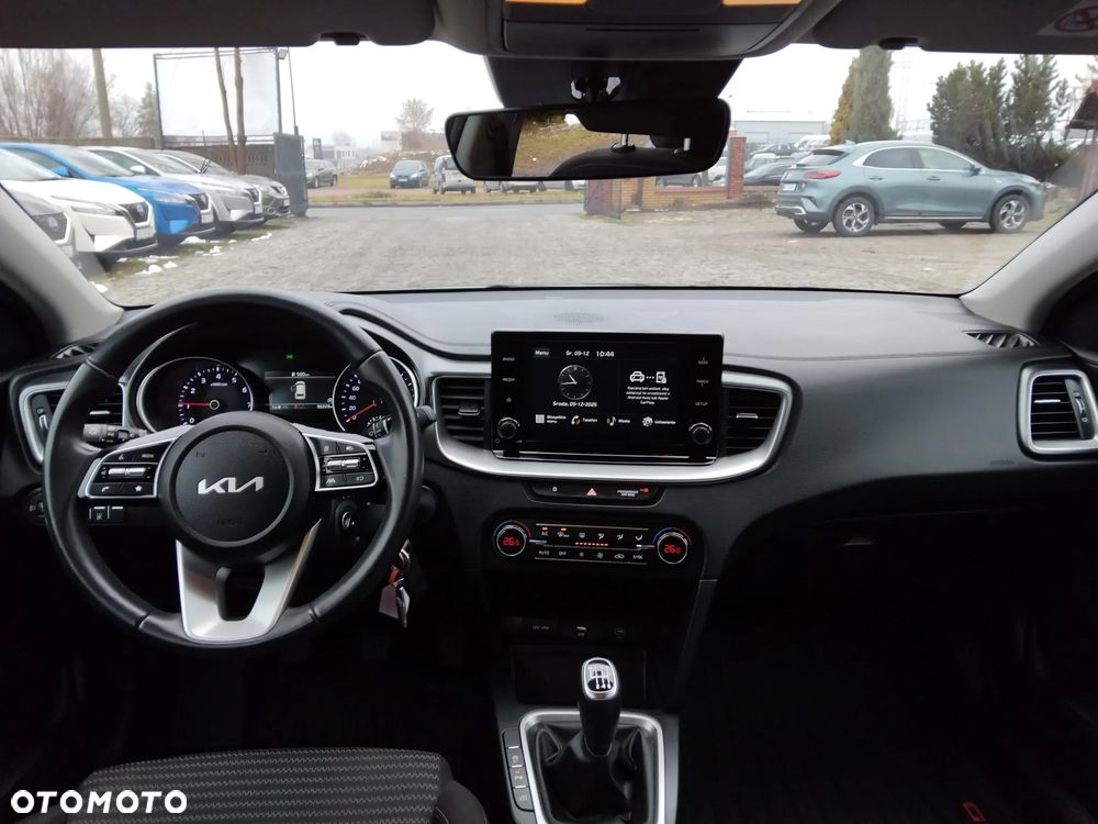 Kia Ceed 1.5 T-GDI M - 9