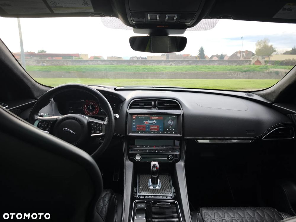 Jaguar F-Pace AWD SVR - 7