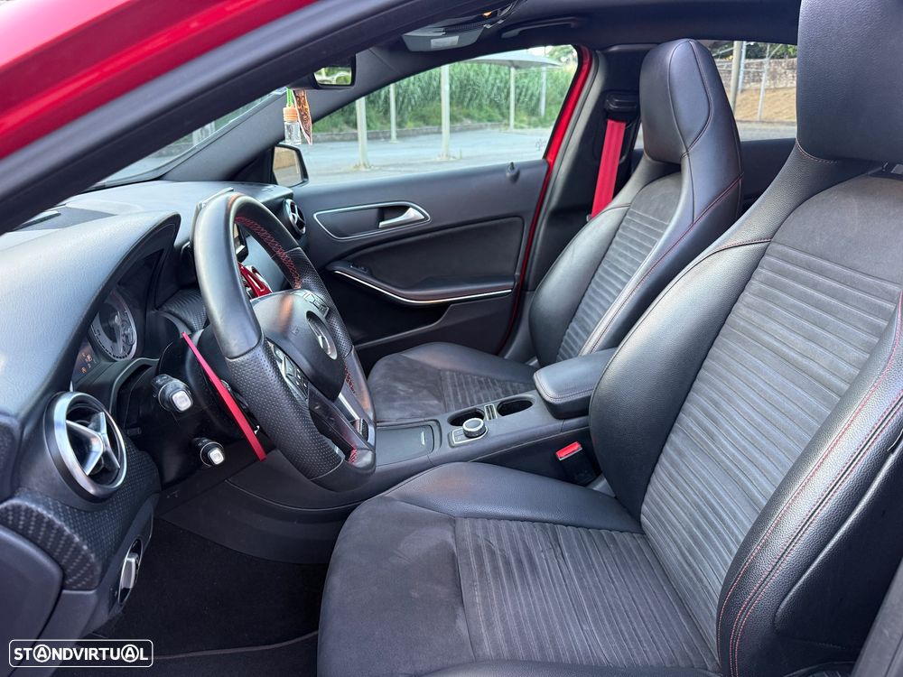 Mercedes-Benz A 200 d AMG Line - 12