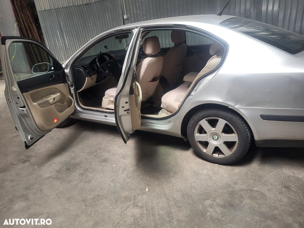 Skoda Octavia 1.6 FSI Classic - 5