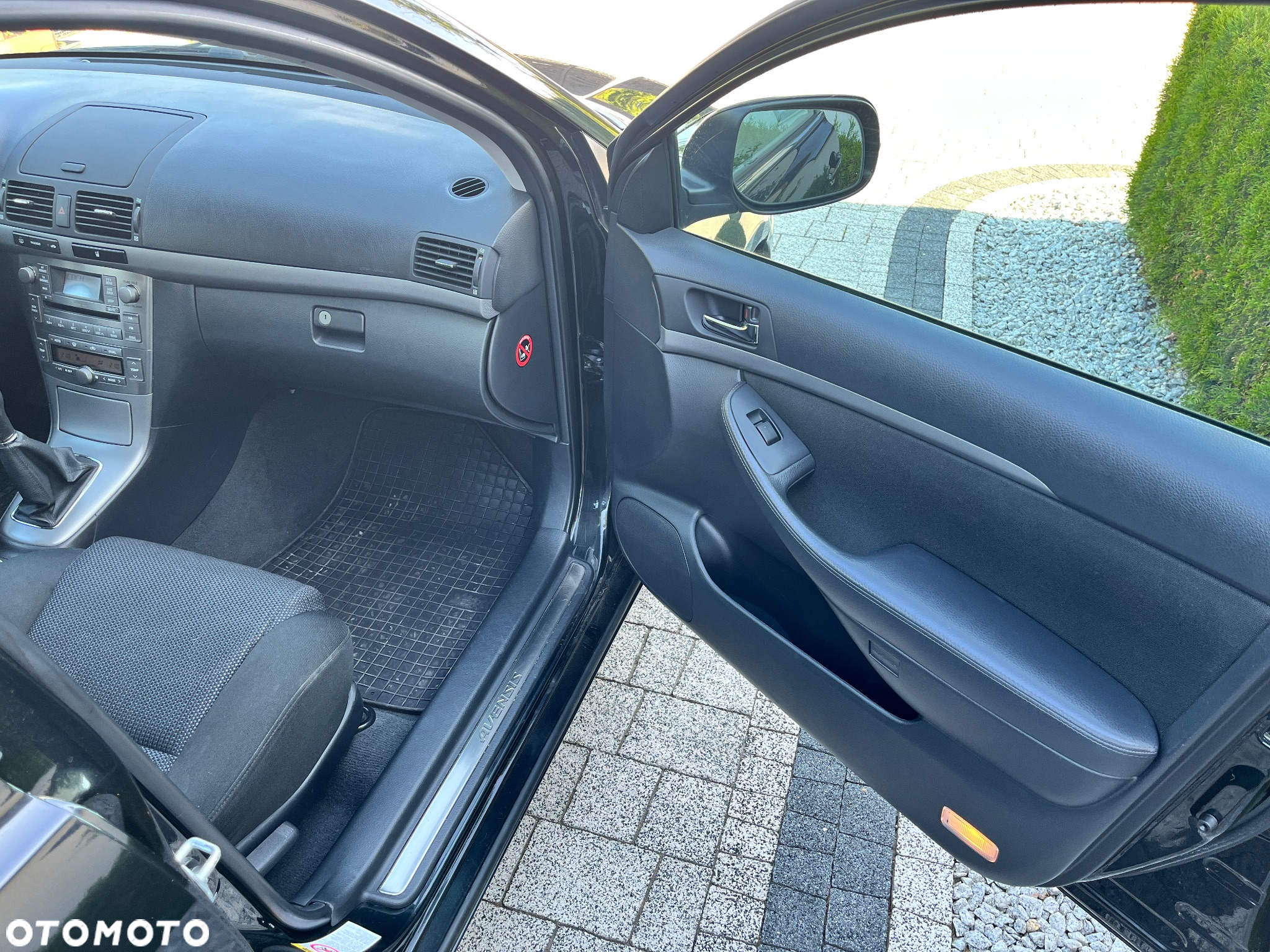 Toyota Avensis 1.8 VVT-i Sol - 16