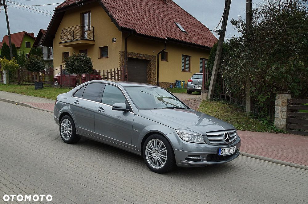 Mercedes-Benz Klasa C 180 CGI BlueEff Avantgarde - 10