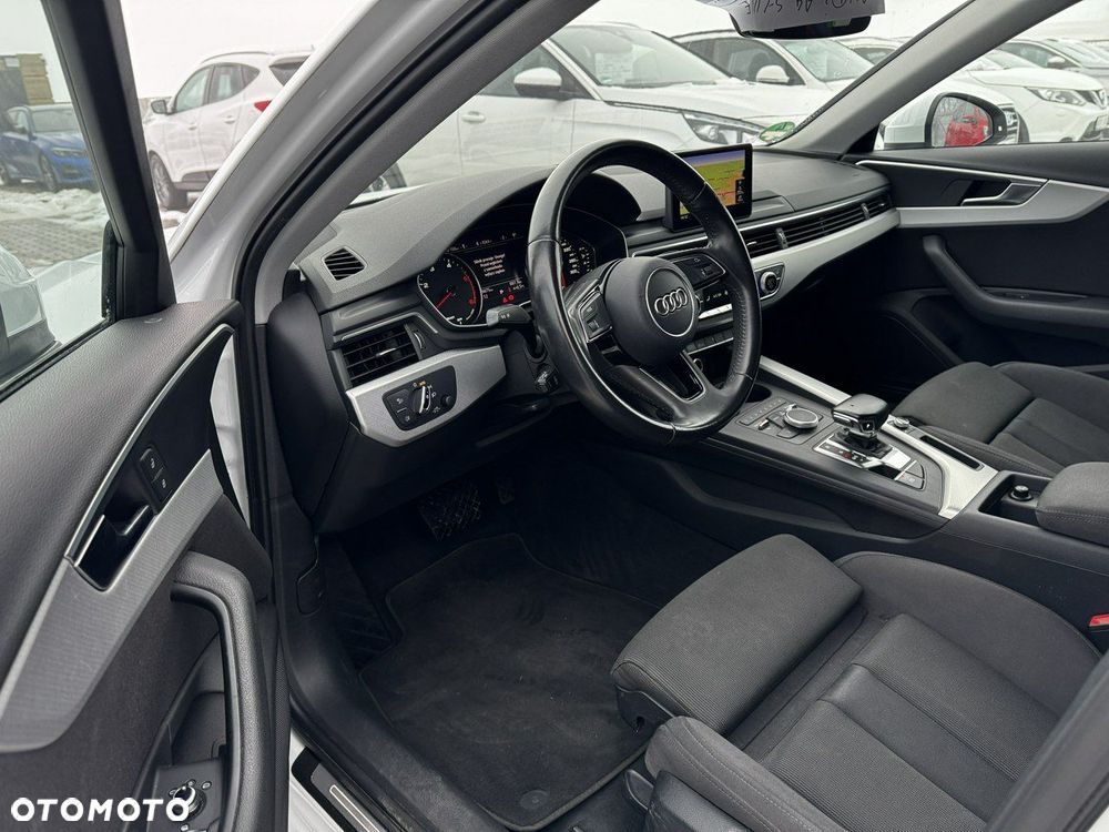 Audi A4 Limousine - 11