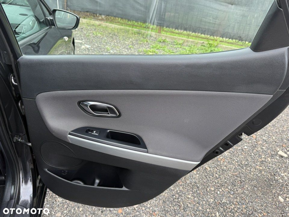 Kia Ceed 1.6 GDI Dream-Team Edition - 34
