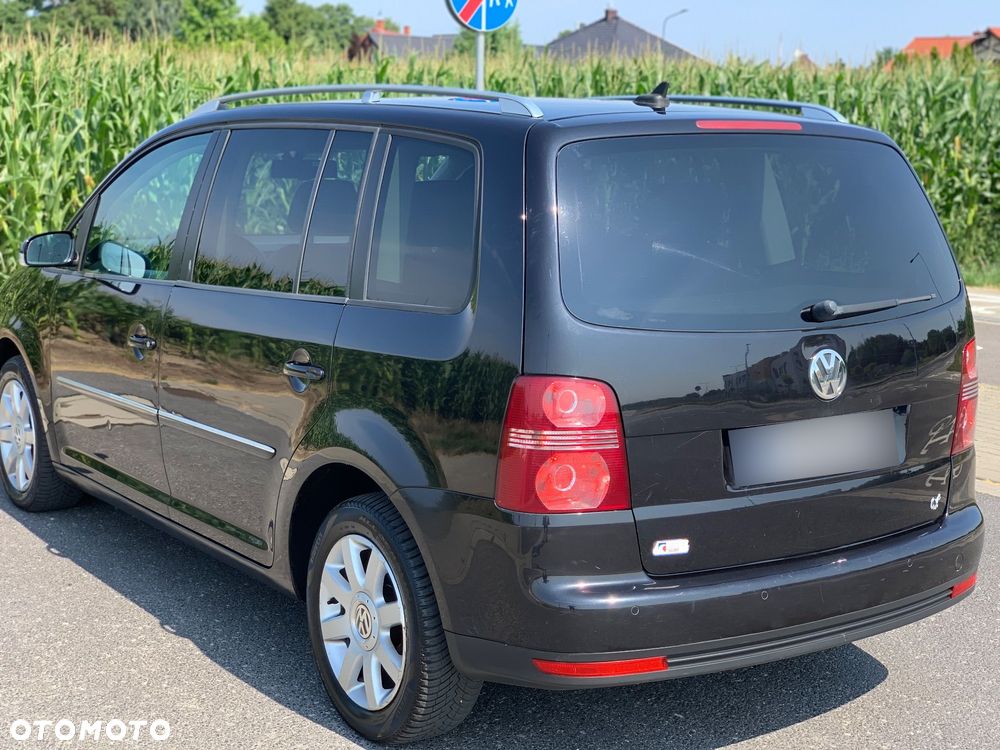 Volkswagen Touran 2.0 TDI DPF Highline - 15