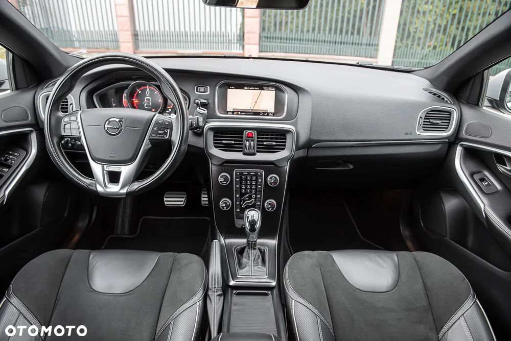 Volvo V40 D3 Geartronic RDesign - 31