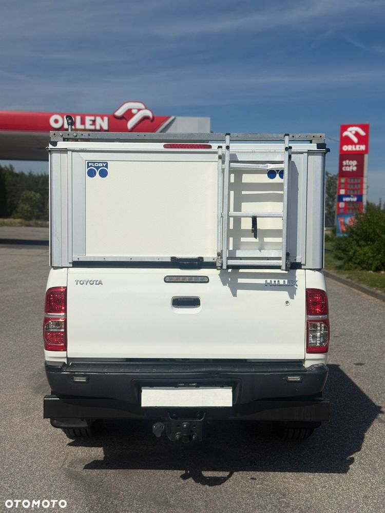 Toyota Hilux - 11