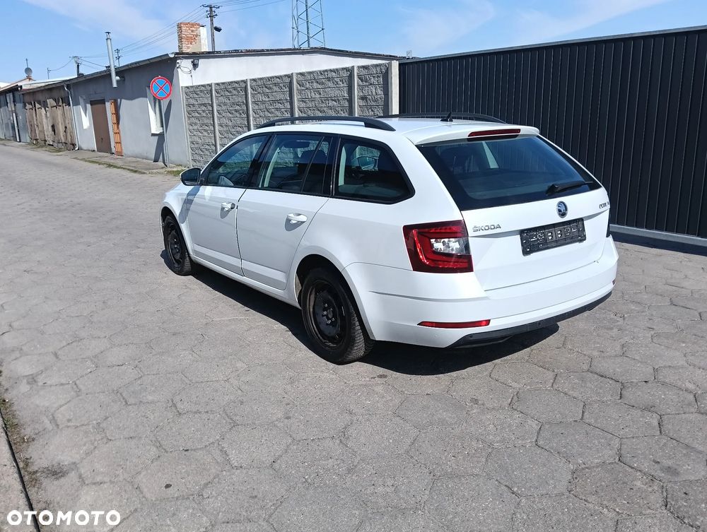 Skoda Octavia 1.6 TDI Active - 10