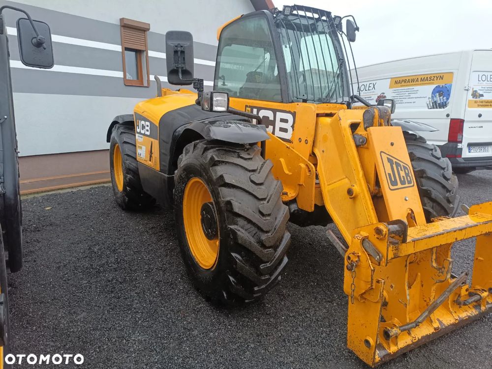 JCB 531-70 AGRI 527-58