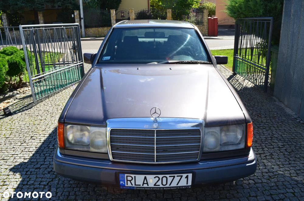 Mercedes-Benz W124 (1984-1993) - 12