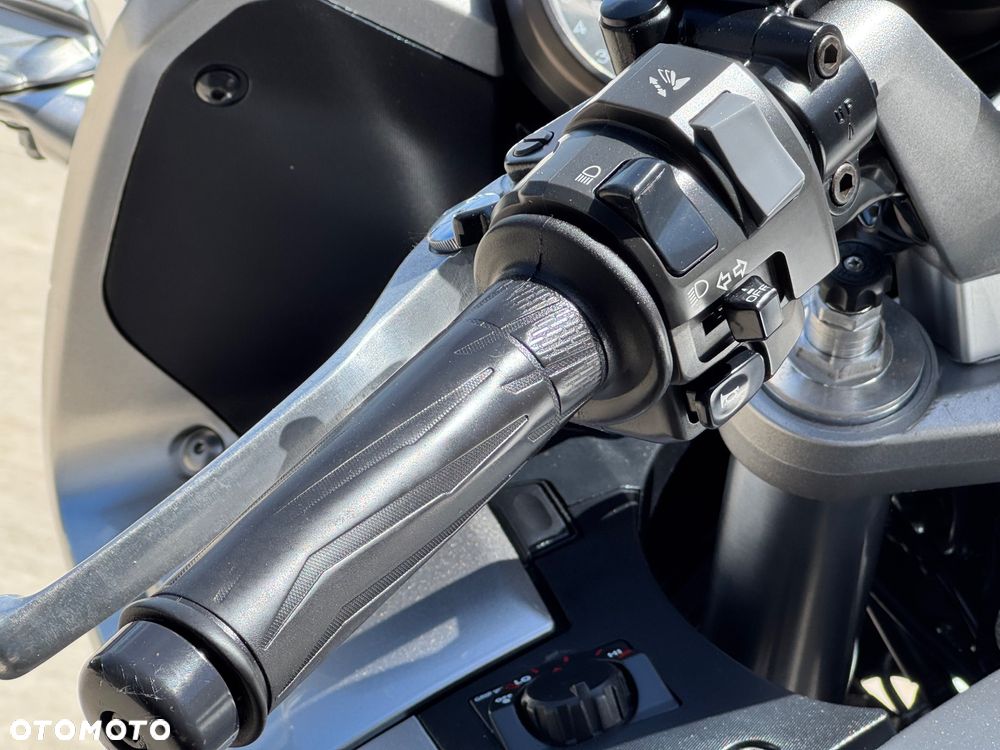 Yamaha FJR - 14
