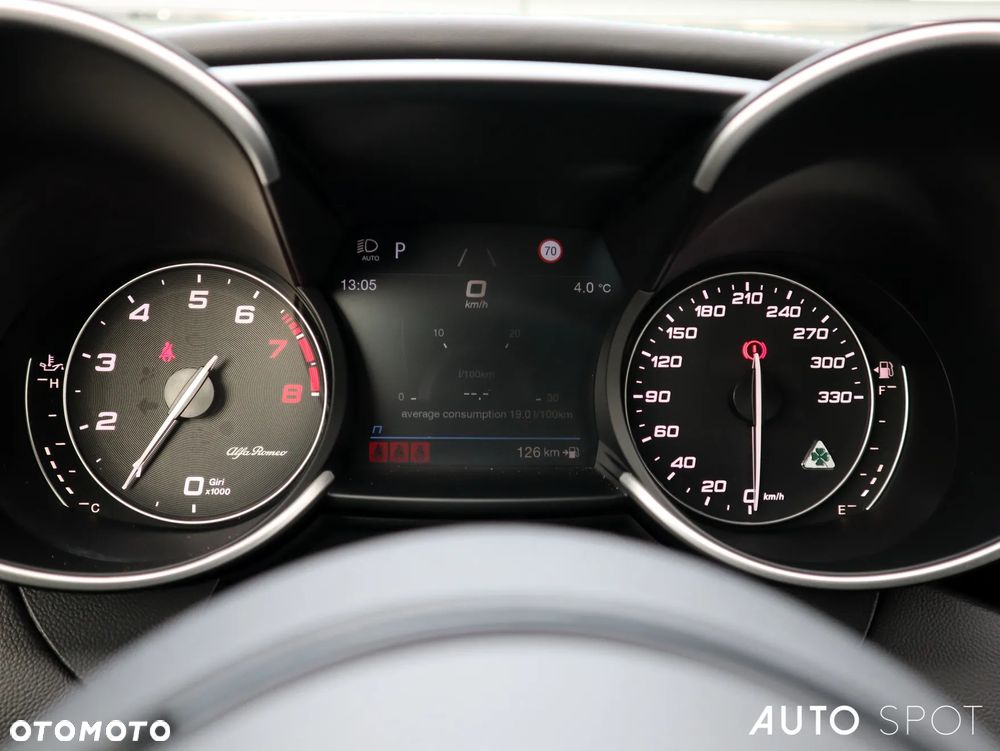 Alfa Romeo Giulia 2.9 Bi Turbo V6 Quadrifoglio - 24