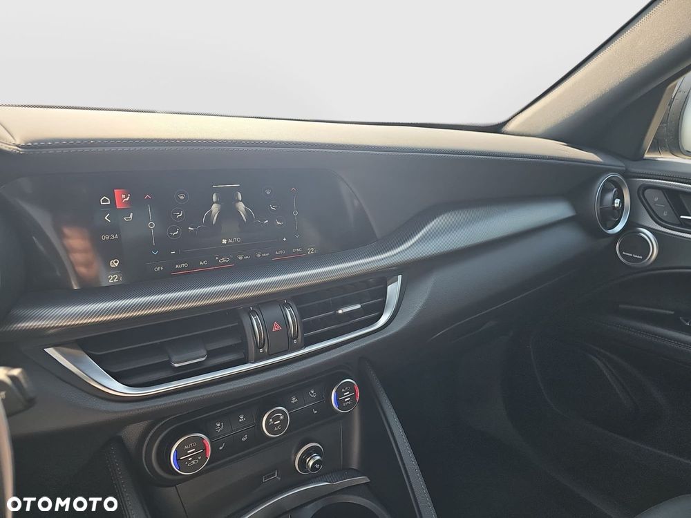 Alfa Romeo Stelvio 2.0 Turbo Veloce Q4 - 25