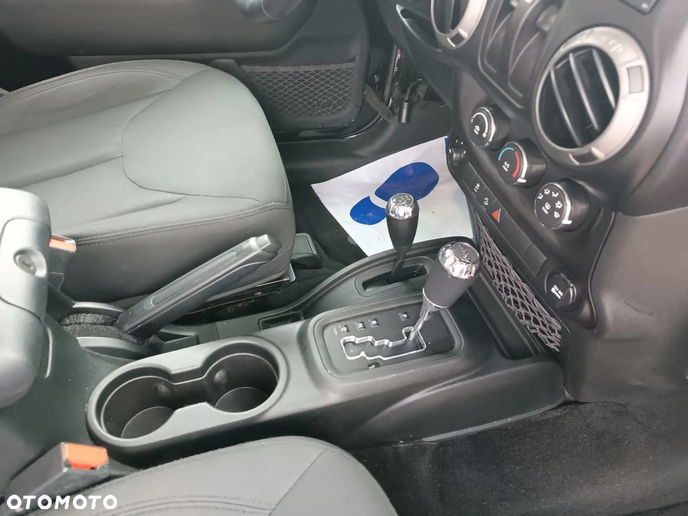 Jeep Wrangler - 19