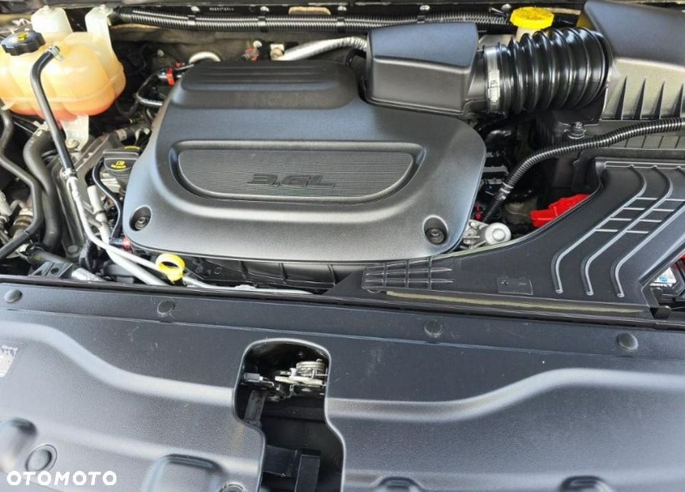 Chrysler Pacifica - 12