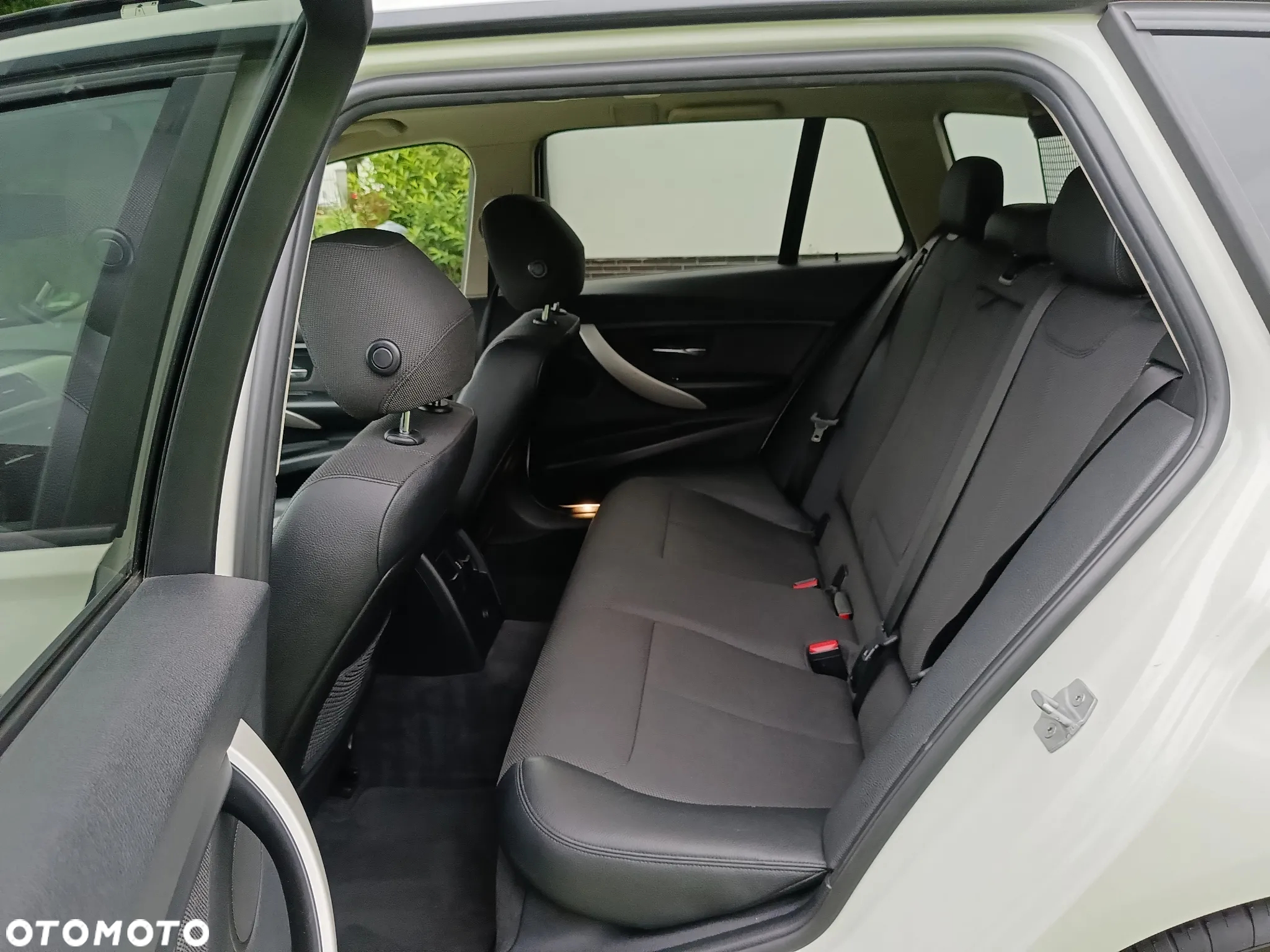 BMW Seria 3 318d Luxury Line - 20