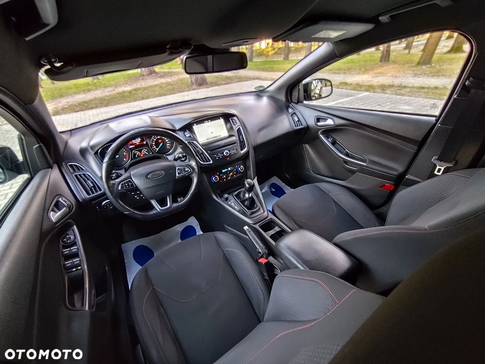 Ford Focus 2.0 TDCi ST-Line Black ASS - 19