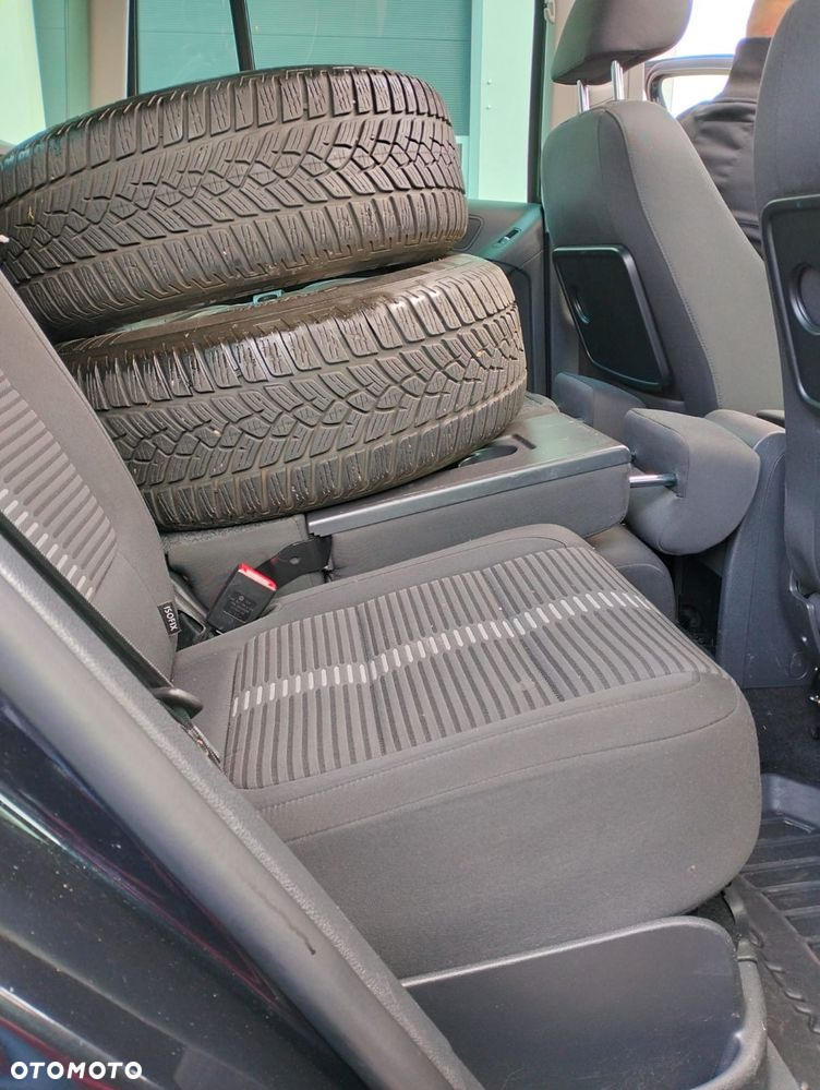 Volkswagen Tiguan - 16