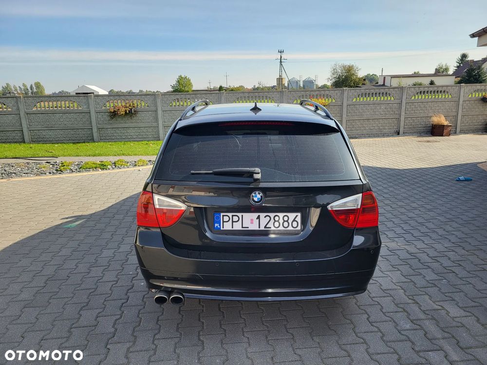 BMW Seria 3 318i - 9