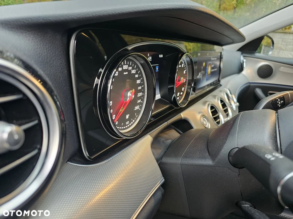 Mercedes-Benz Klasa E 200 9G-TRONIC - 20