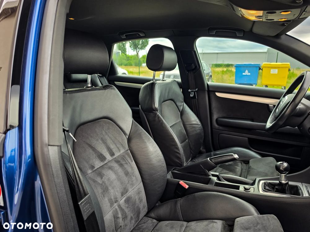 Audi A4 Limousine - 19