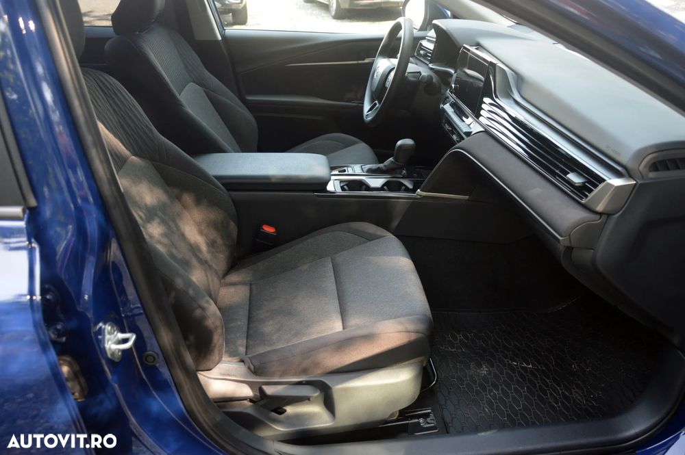 Toyota Camry Business Edition - 26