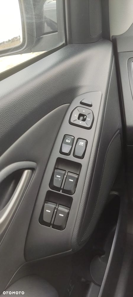 Hyundai ix35 2.0 2WD Style - 19