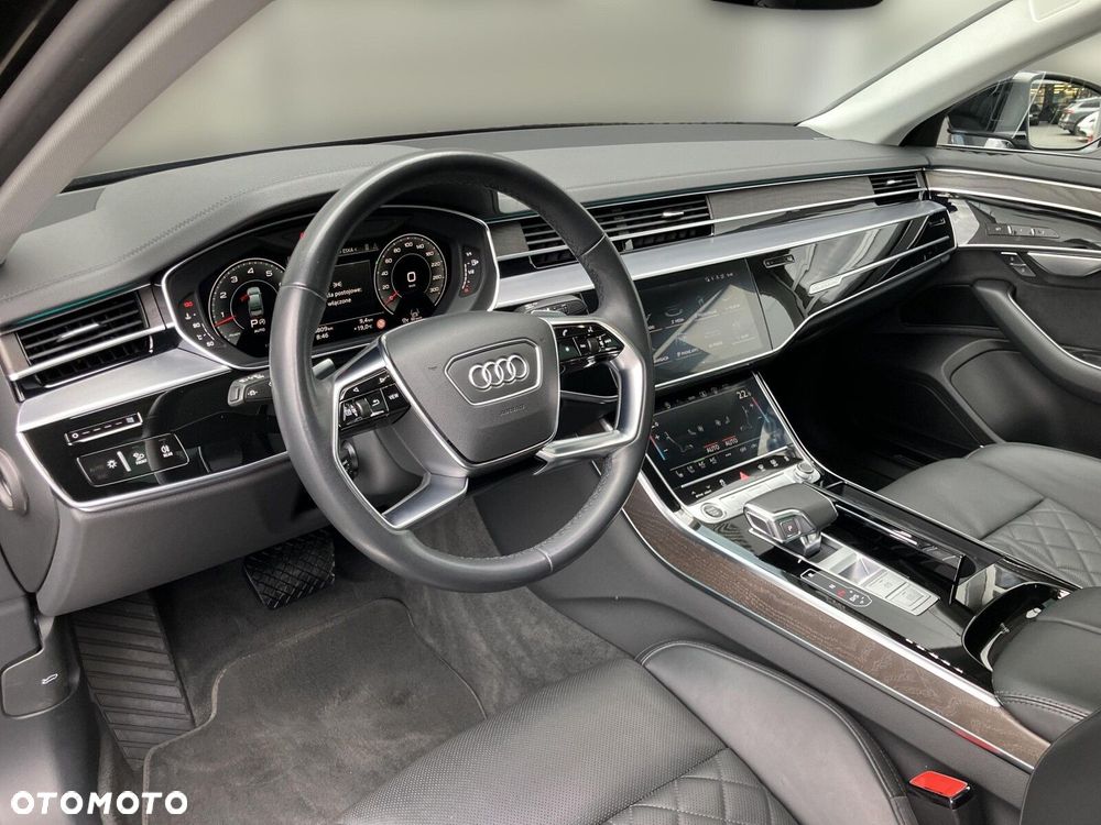Audi A8 - 10