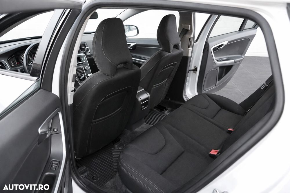 Volvo V60 D2 Kinetic - 13