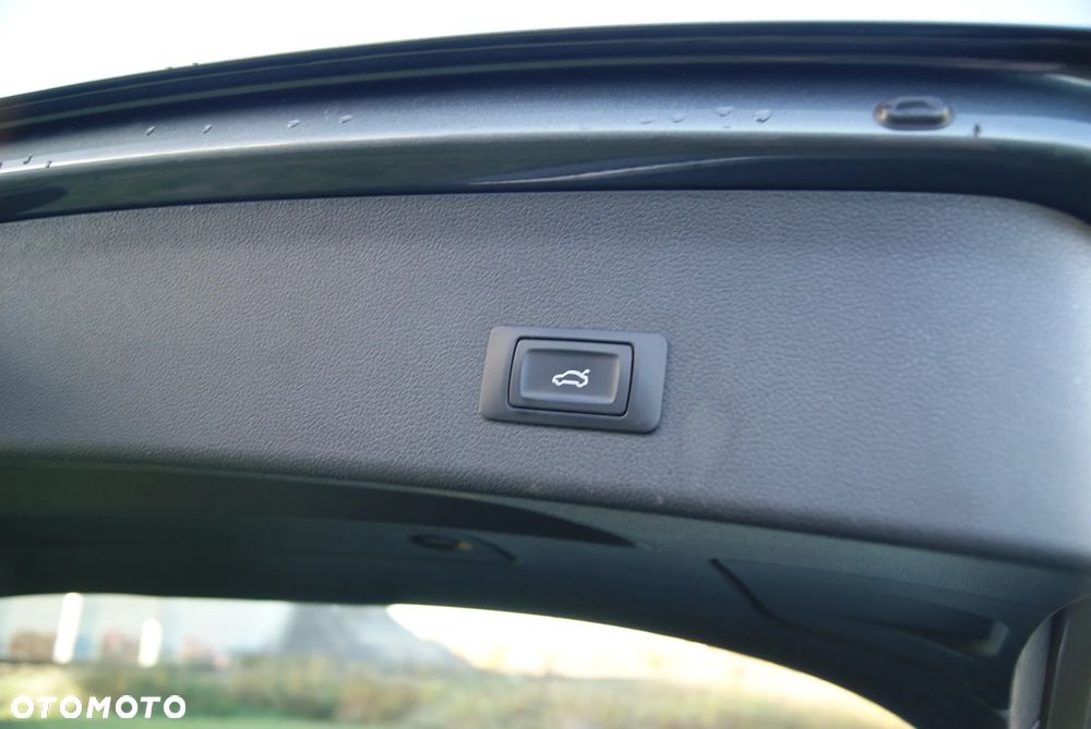 Audi A4 Avant 2.0 TDI DPF quattro S line Sportpaket - 34