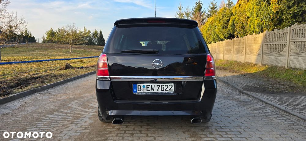 Opel Zafira 2.0 T OPC - 8