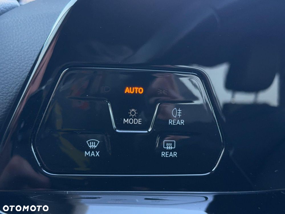 Volkswagen Golf Variant - 28