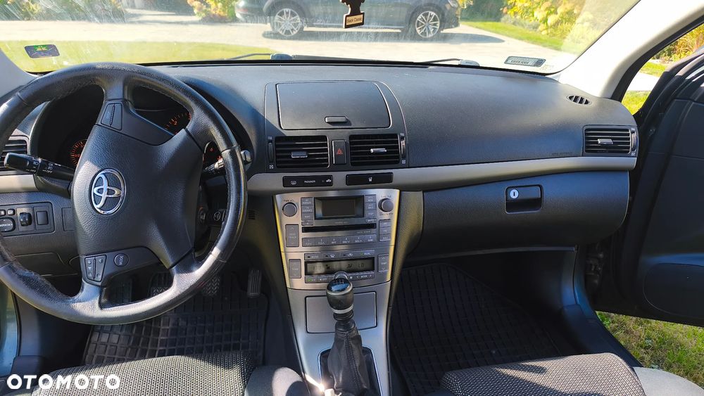 Toyota Avensis - 5