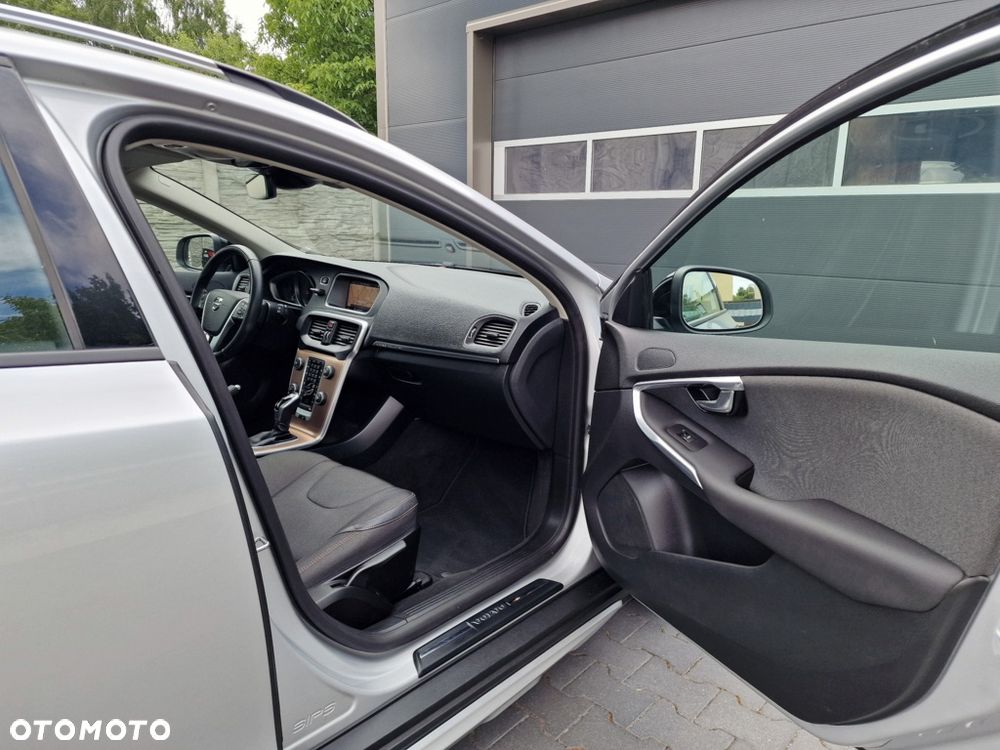 Volvo V40 Cross Country D2 Geartronic Momentum - 25