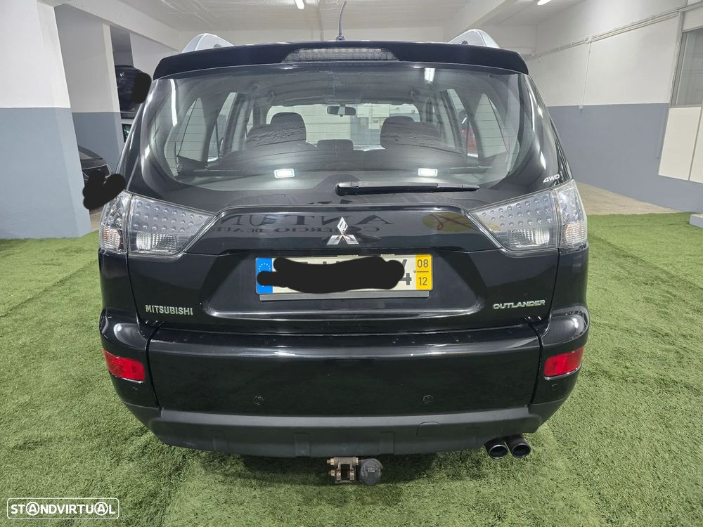 Mitsubishi Outlander 2.0 DI-D Instyle 4WD - 5
